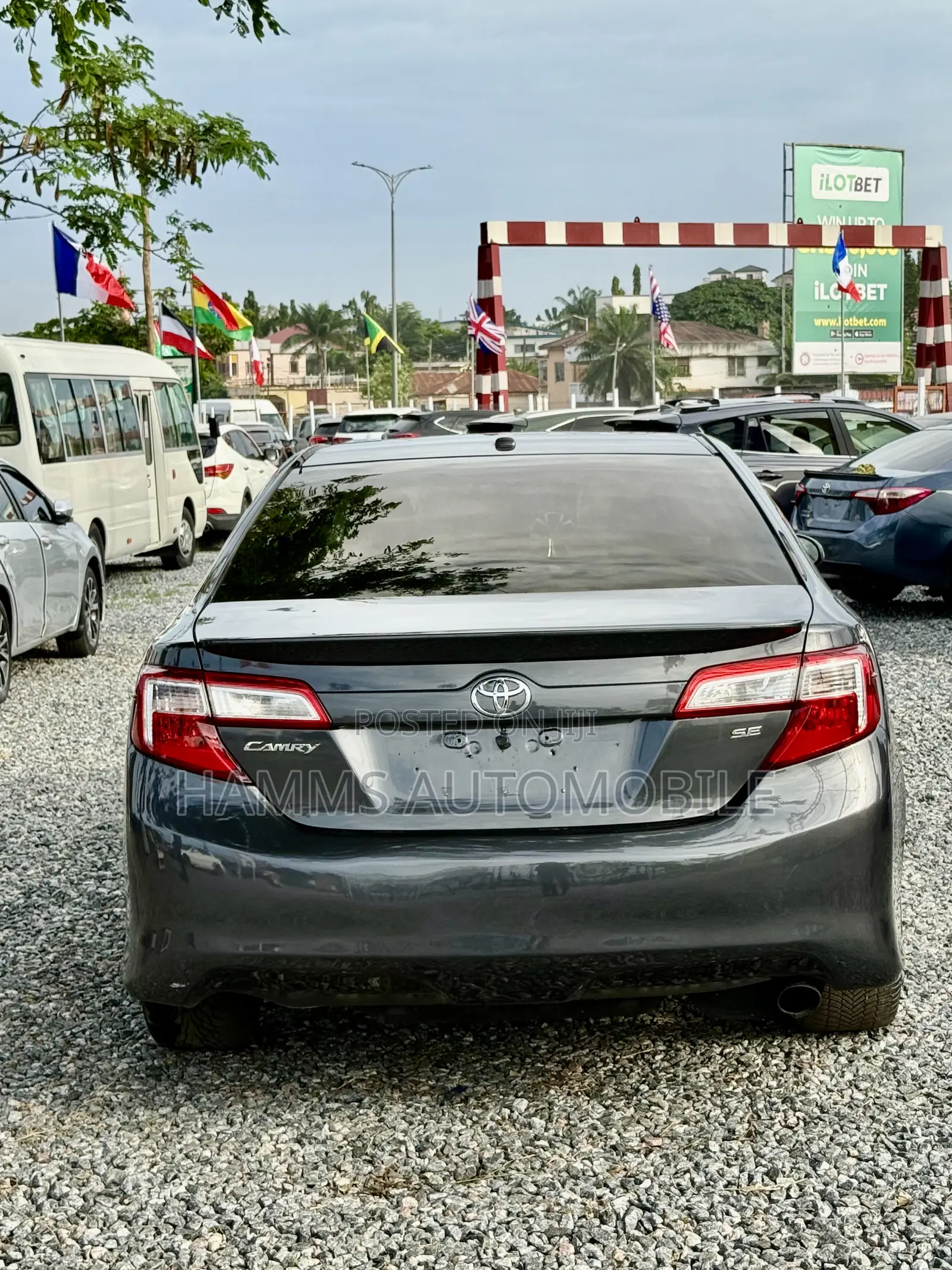 Toyota Camry SE 4dr Sedan (2.5L 4cyl 6A) 2012 Gray
