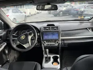 Toyota Camry SE 4dr Sedan (2.5L 4cyl 6A) 2012 Gray