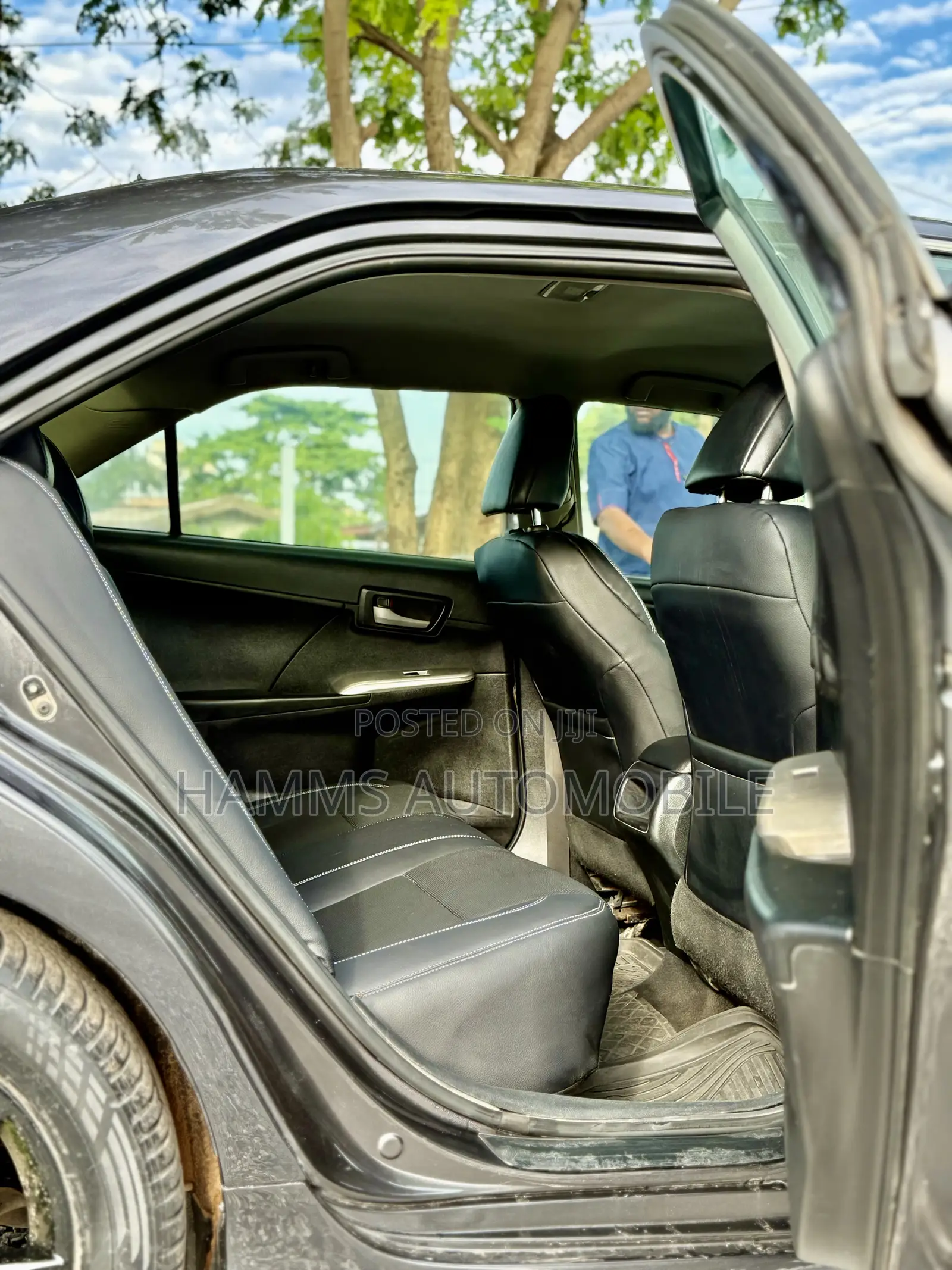 Toyota Camry SE 4dr Sedan (2.5L 4cyl 6A) 2012 Gray