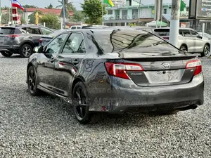 Toyota Camry SE 4dr Sedan (2.5L 4cyl 6A) 2012 Gray