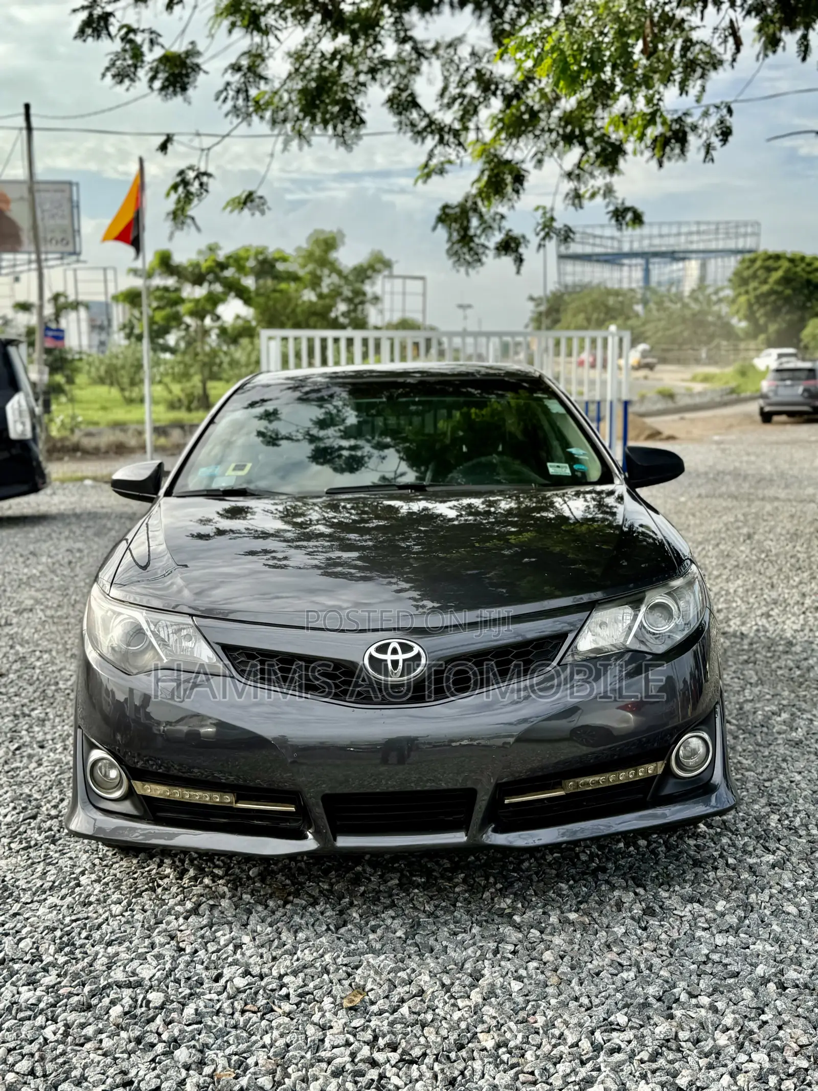 Toyota Camry SE 4dr Sedan (2.5L 4cyl 6A) 2012 Gray
