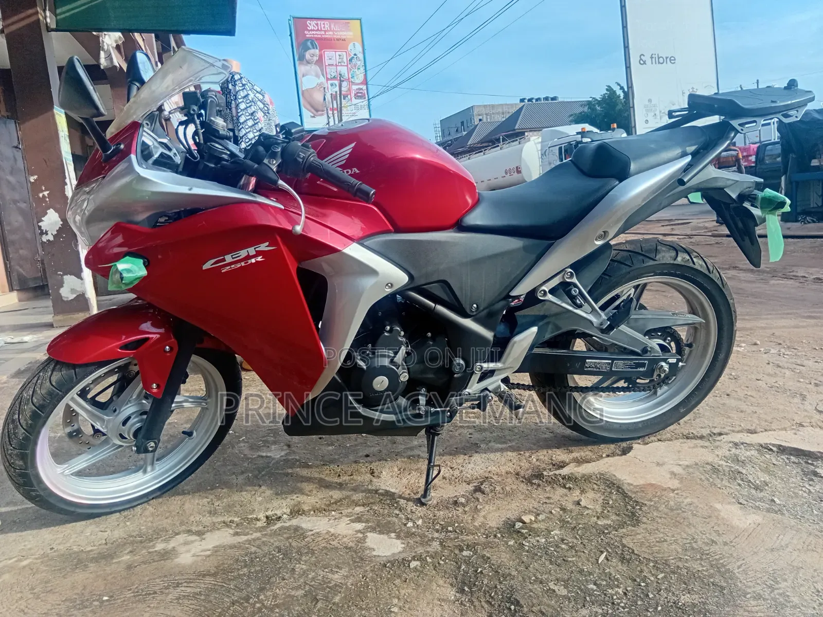 Honda CBR 2012 Red