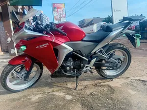 Honda CBR 2012 Red