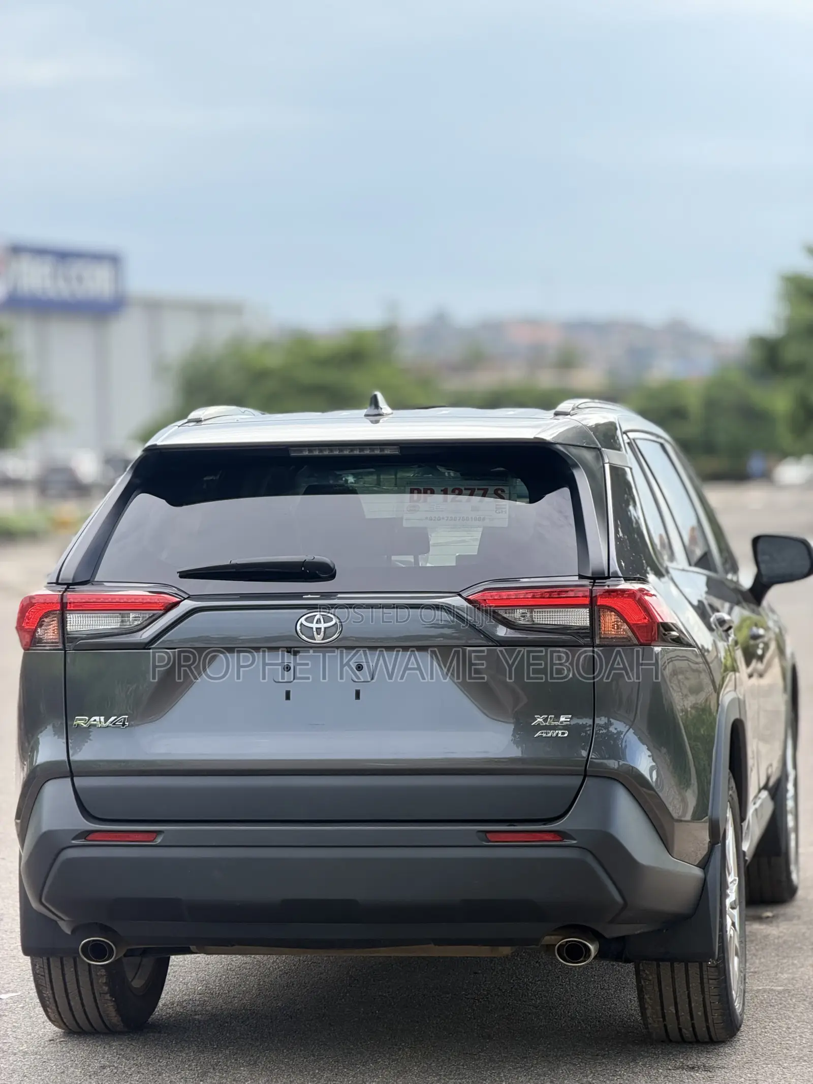 Toyota RAV4 XLE Premium 2021 Gray