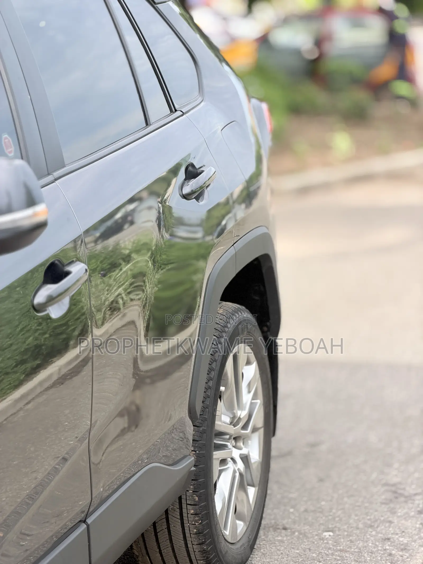 Toyota RAV4 XLE Premium 2021 Gray
