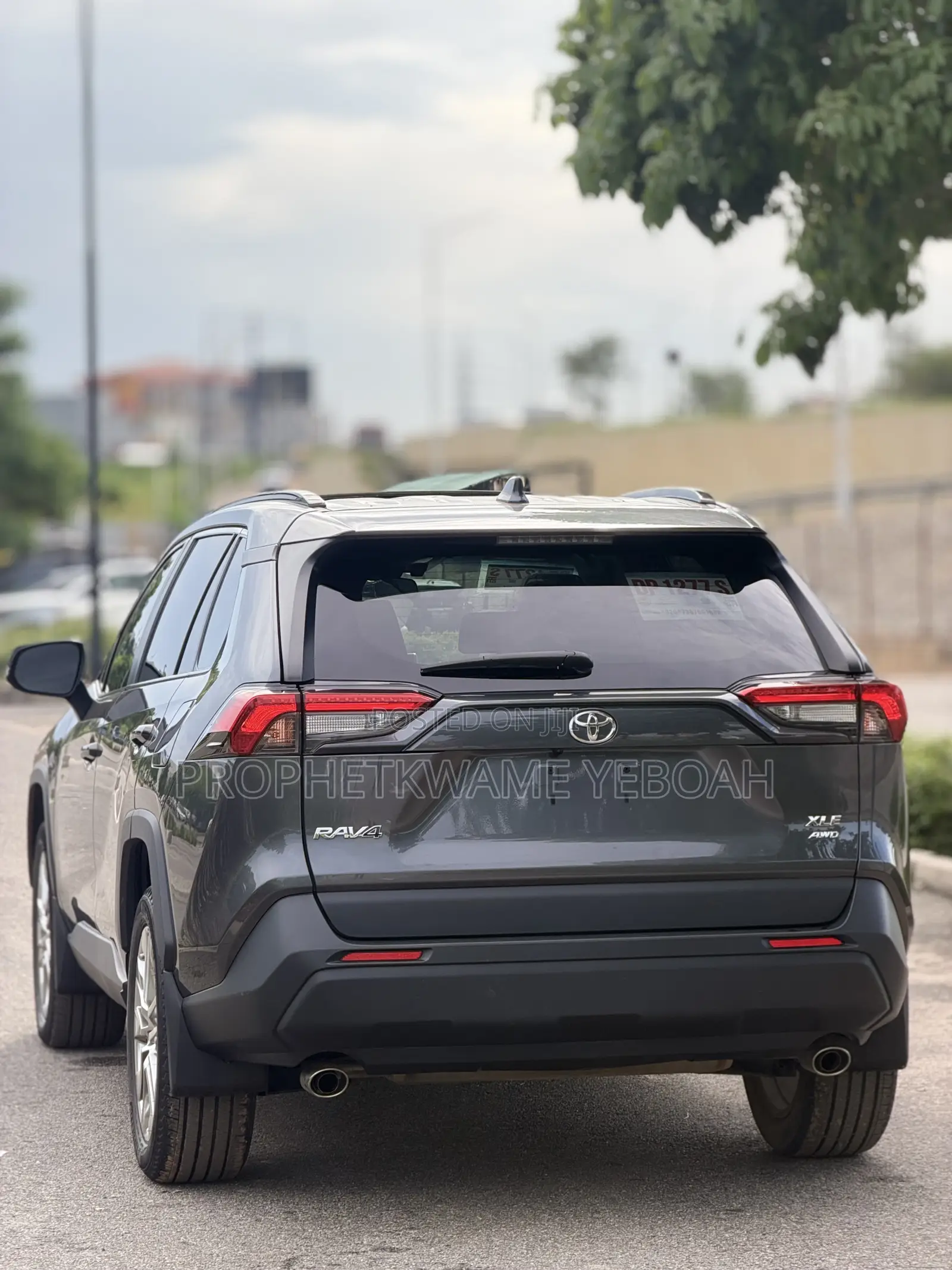 Toyota RAV4 XLE Premium 2021 Gray