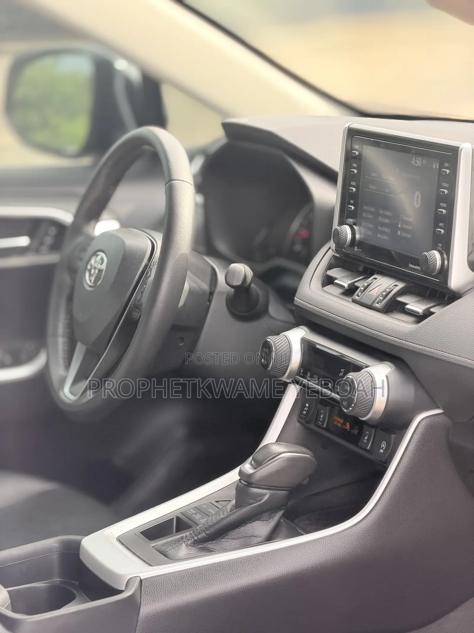 Toyota RAV4 XLE Premium 2021 Gray
