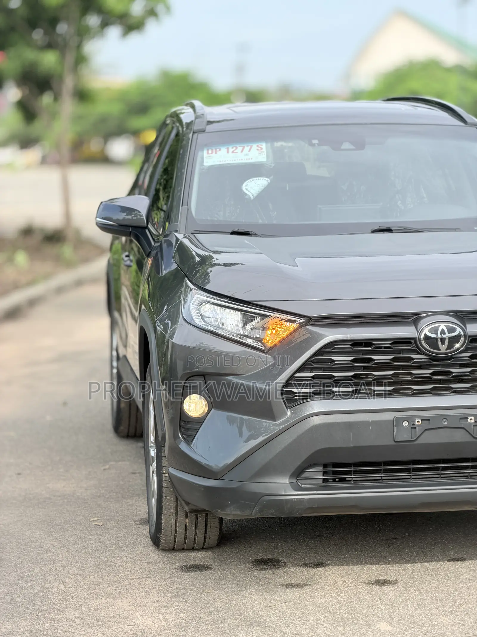 Toyota RAV4 XLE Premium 2021 Gray