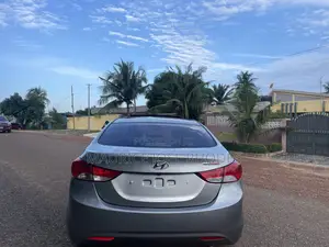 Hyundai Avante 2015 Silver