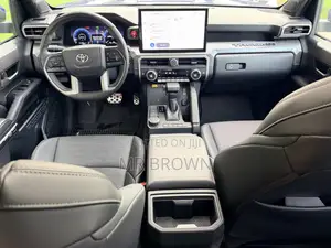 New Toyota Tacoma TRD Sport Double Cab 4WD 5.0 ft. SB (Automatic) 2025