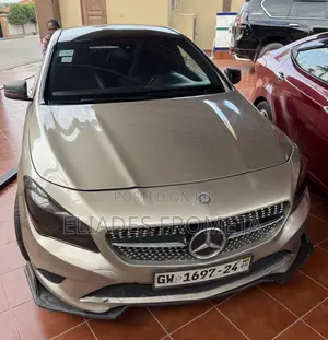 Mercedes-Benz C250 2017 Beige