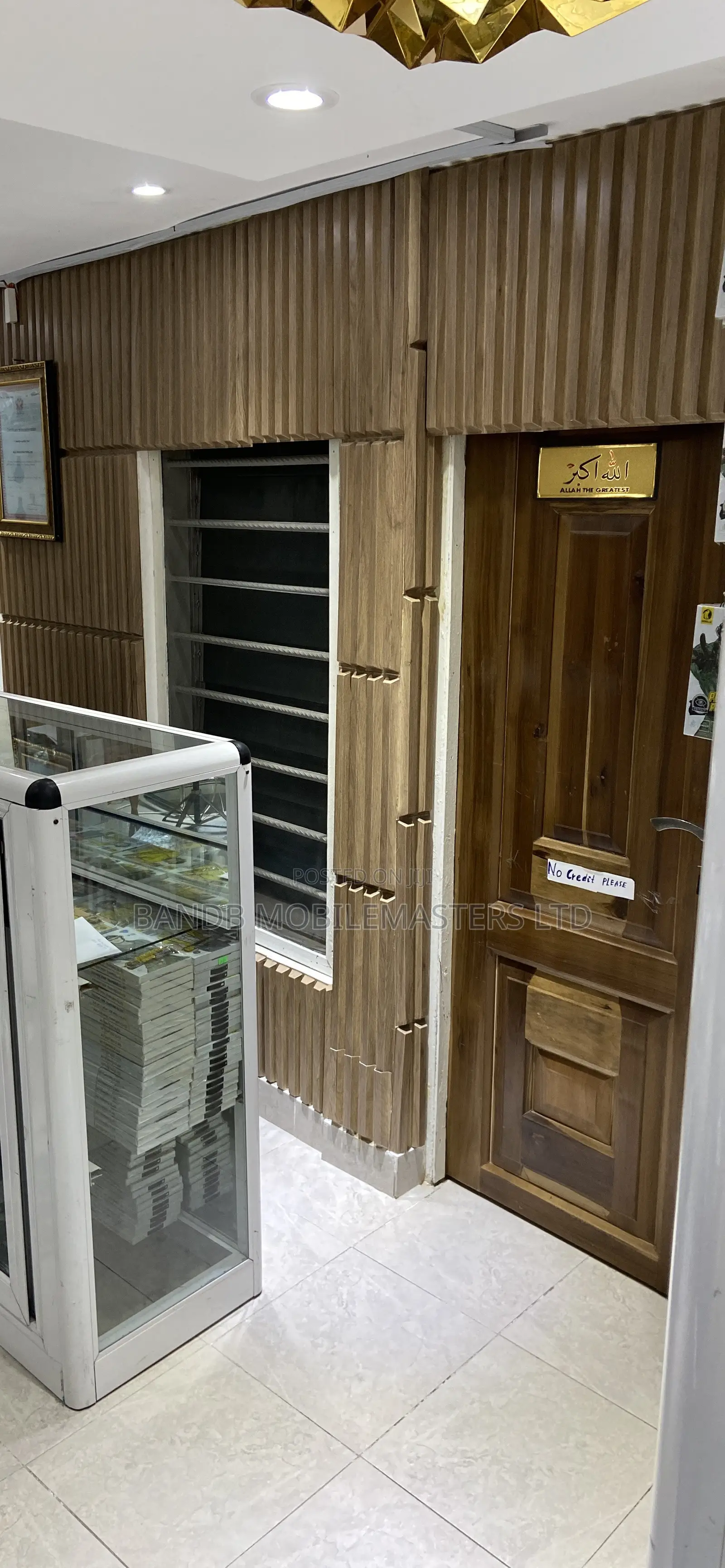 Mobile Phone Accessories Shop for Rent – Everything Included