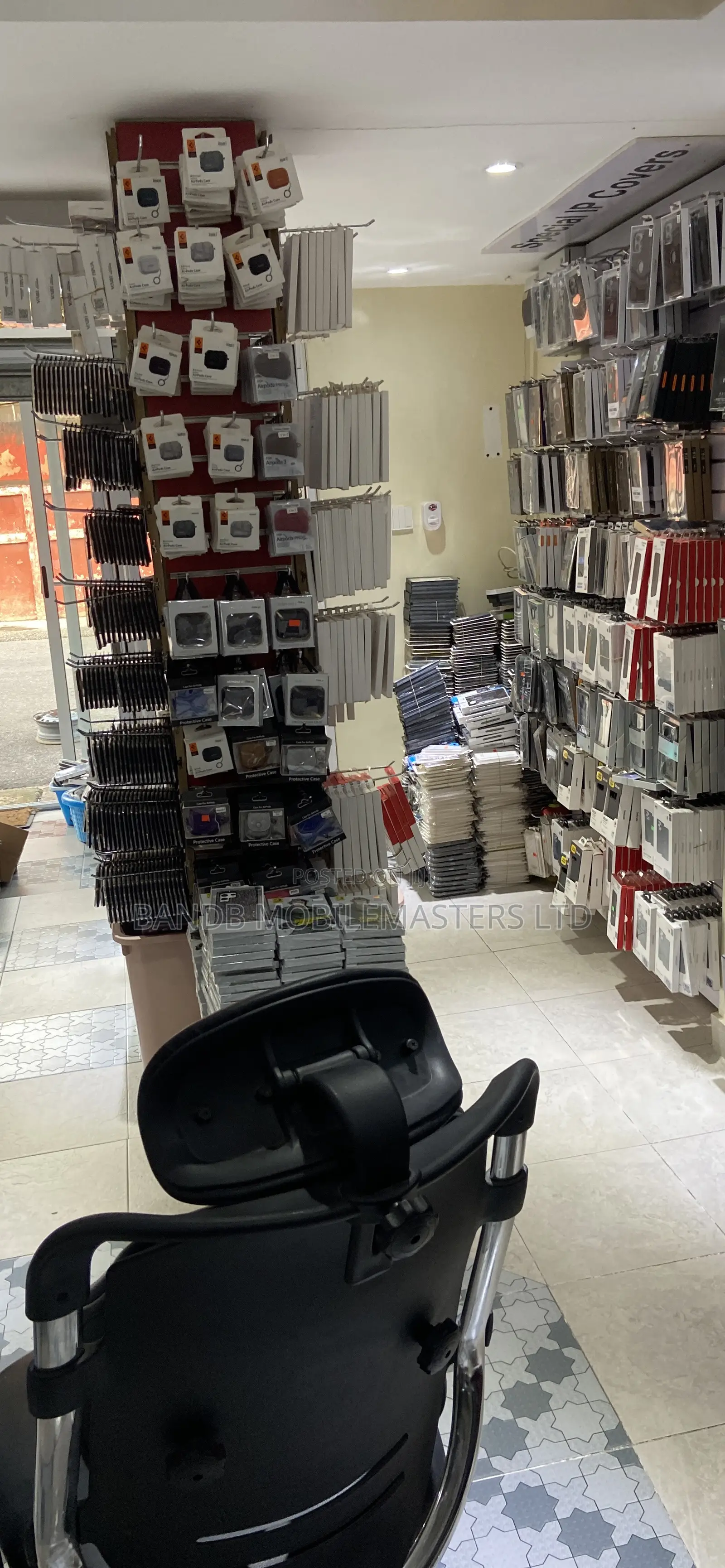 Mobile Phone Accessories Shop for Rent – Everything Included