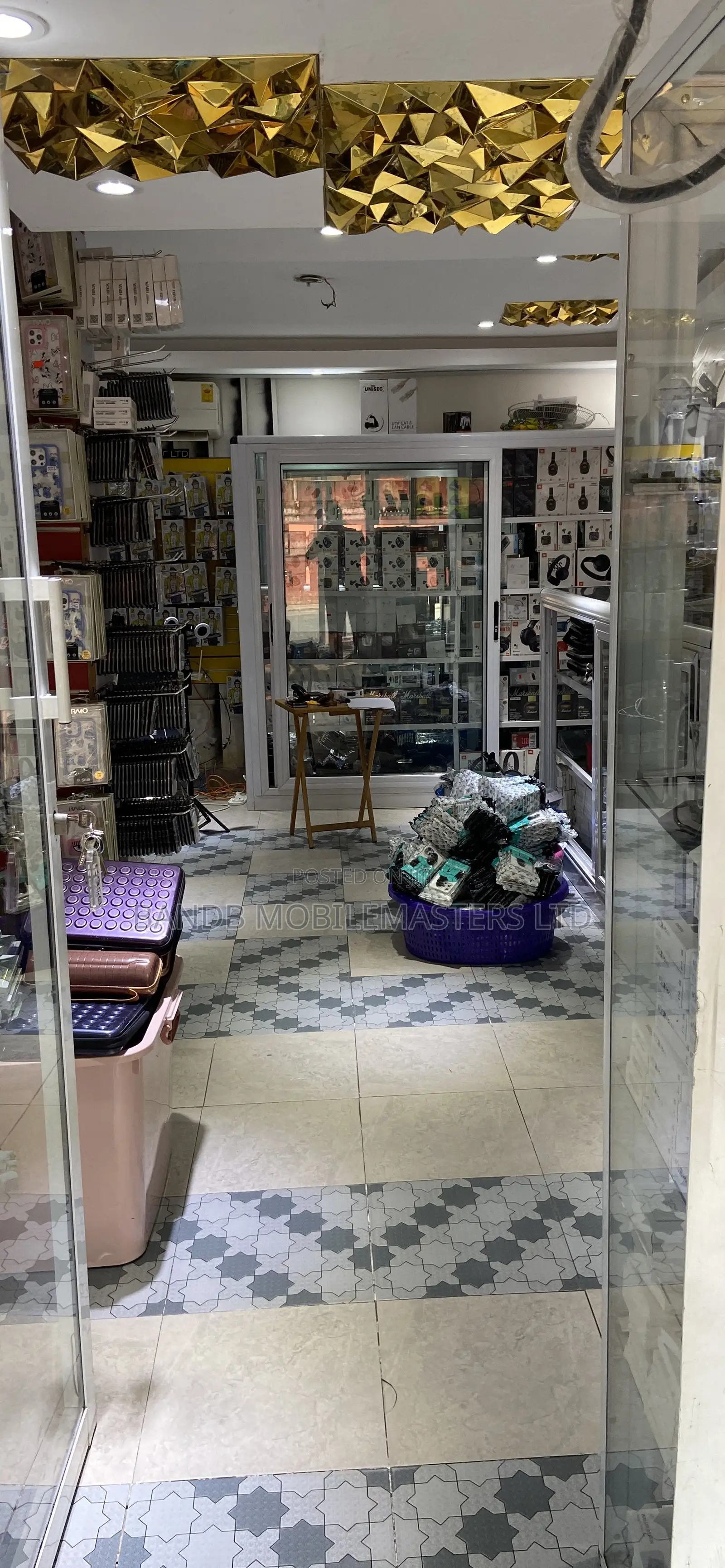 Mobile Phone Accessories Shop for Rent – Everything Included