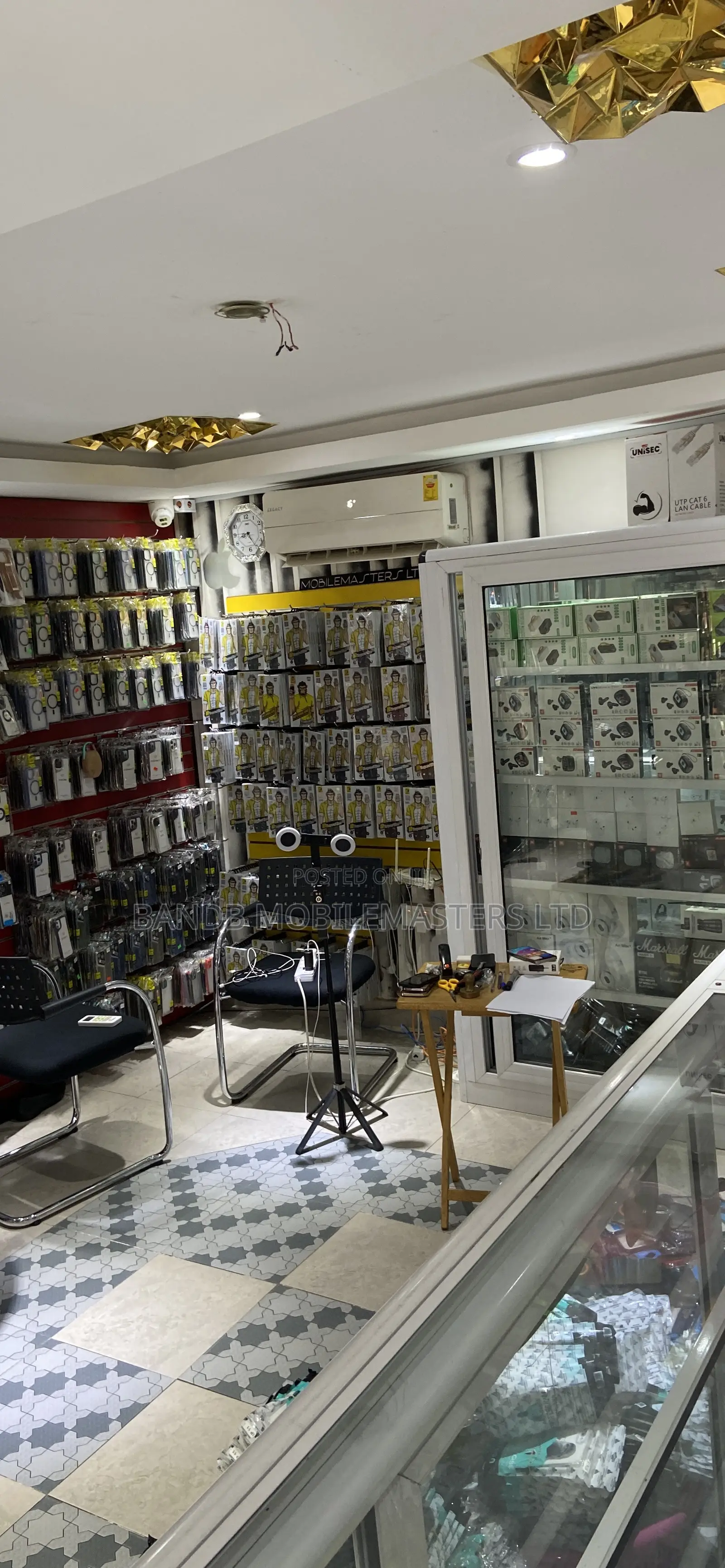 Mobile Phone Accessories Shop for Rent – Everything Included