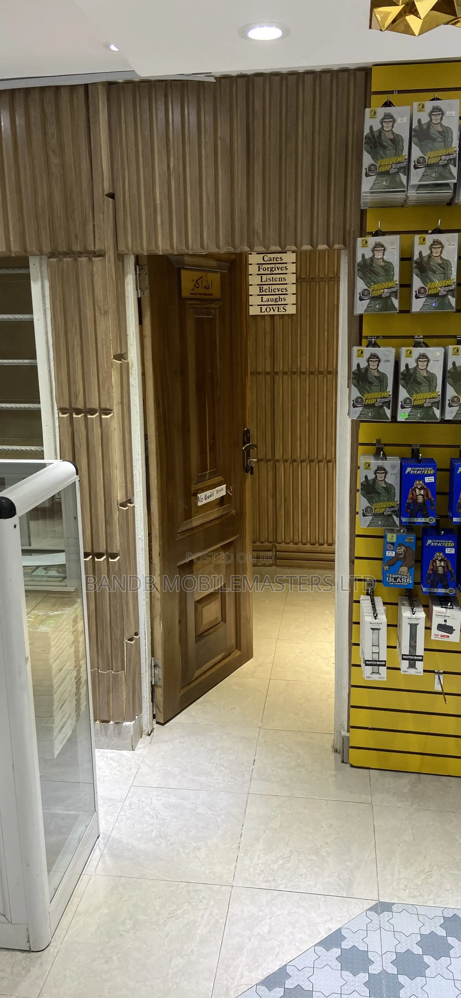 Mobile Phone Accessories Shop for Rent – Everything Included