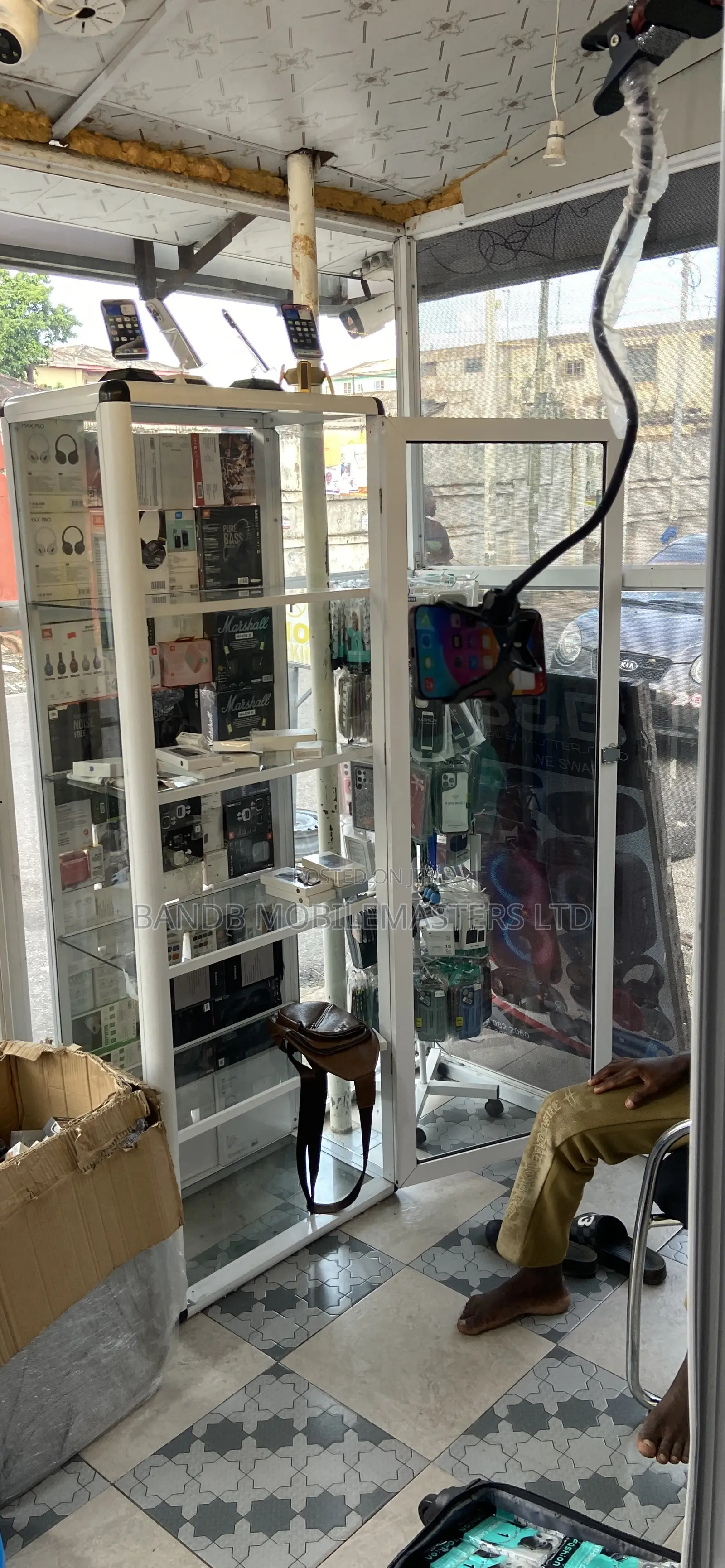 Mobile Phone Accessories Shop for Rent – Everything Included