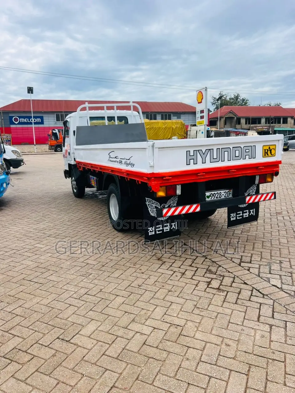 Hyundai Dynasty 2005 White