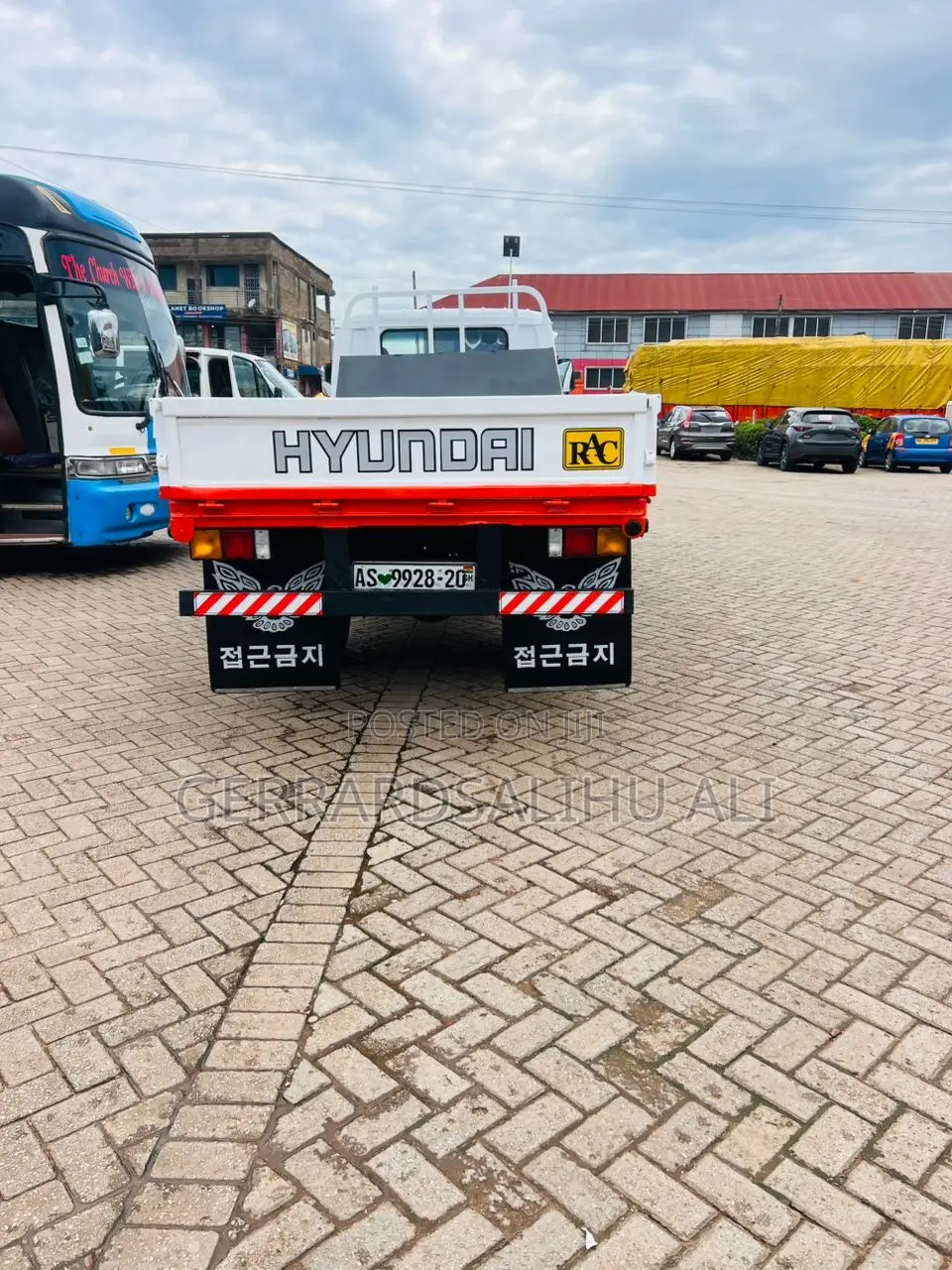 Hyundai Dynasty 2005 White