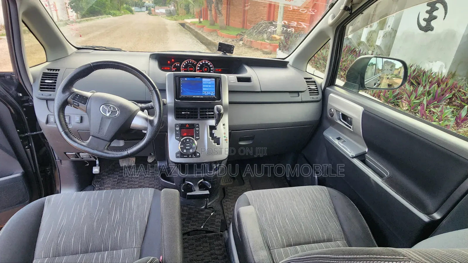 Toyota Voxy 2012 Black