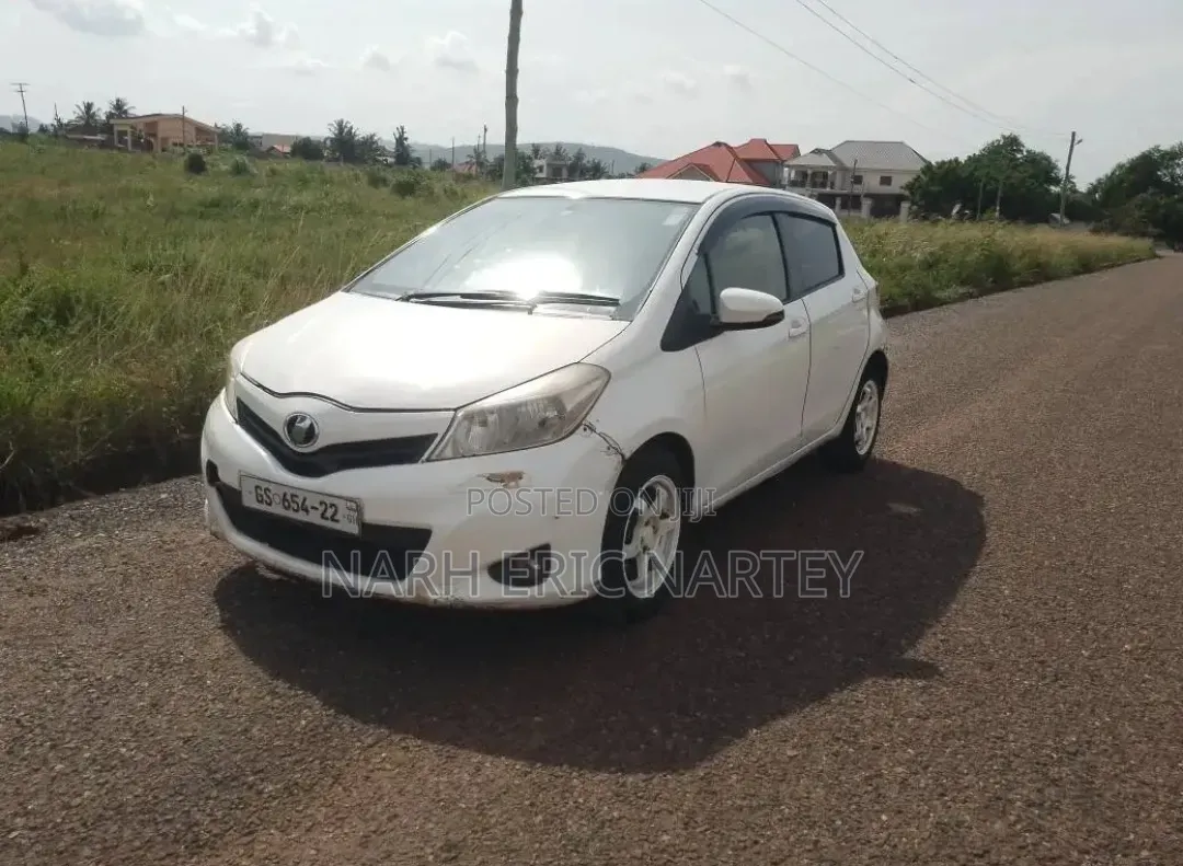 Toyota Vitz 2012 White