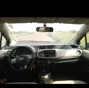 Toyota Vitz 2012 White