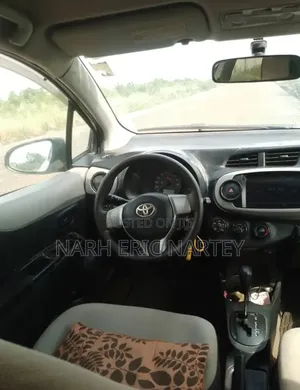Toyota Vitz 2012 White