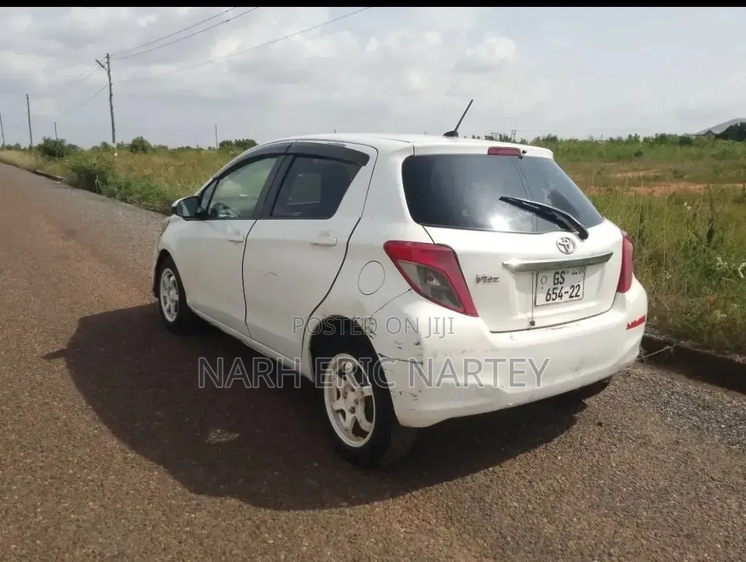 Toyota Vitz 2012 White
