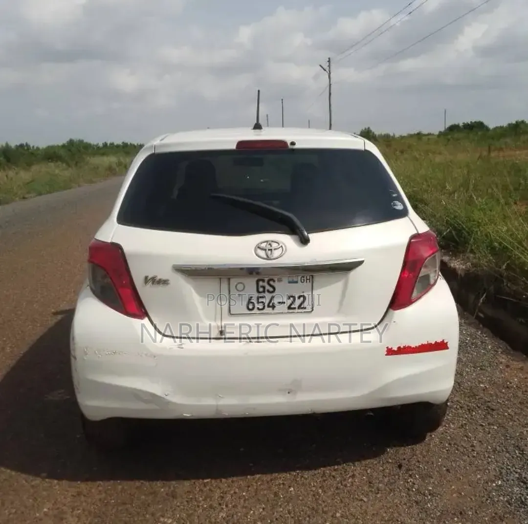 Toyota Vitz 2012 White
