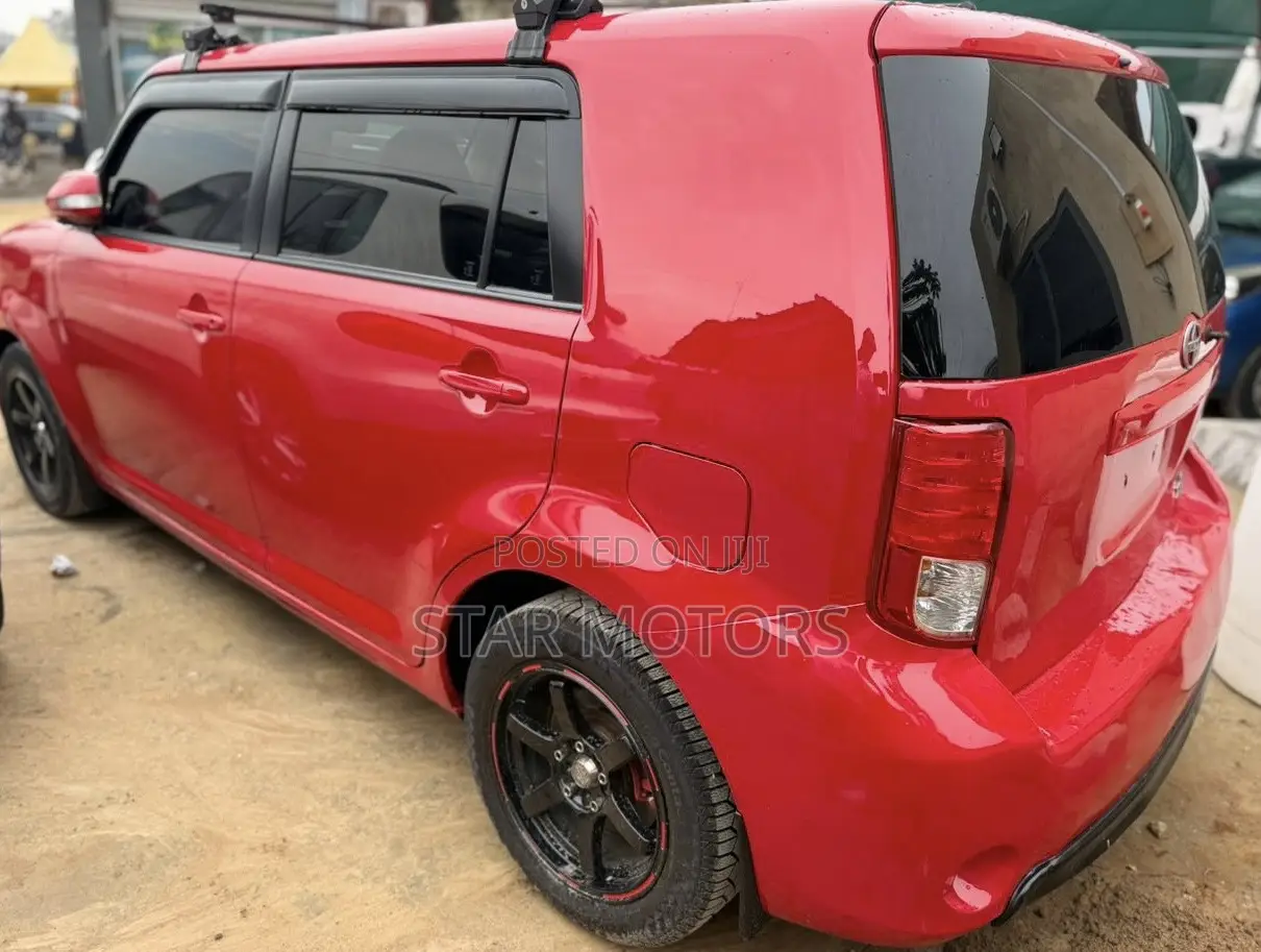 Scion xB 2015 Red