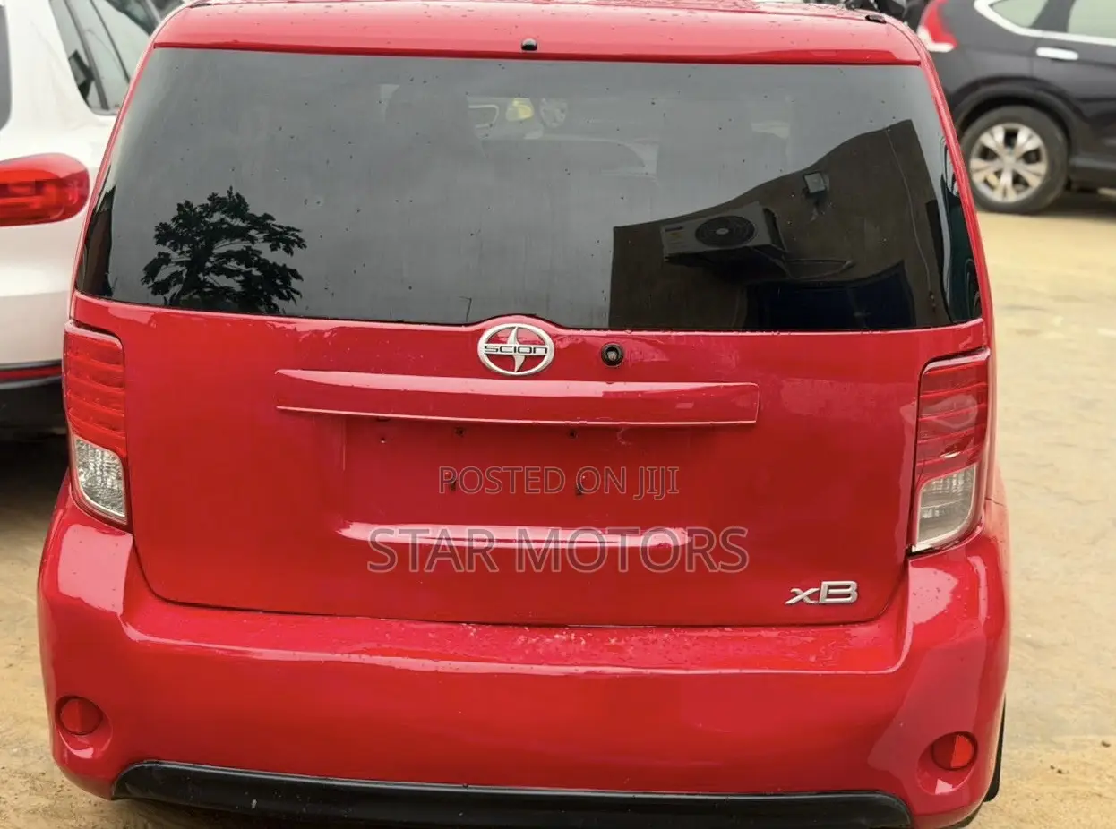 Scion xB 2015 Red