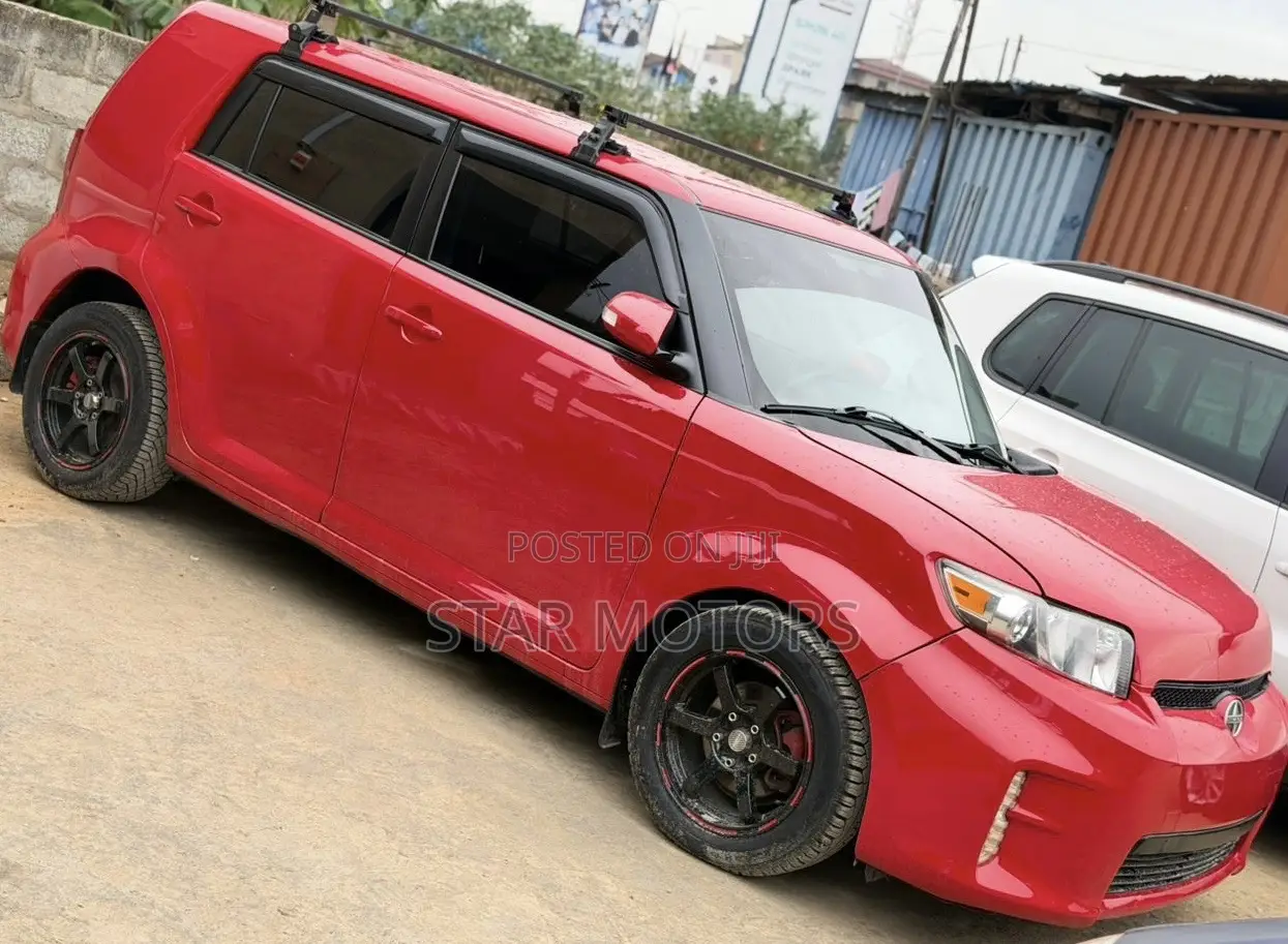 Scion xB 2015 Red