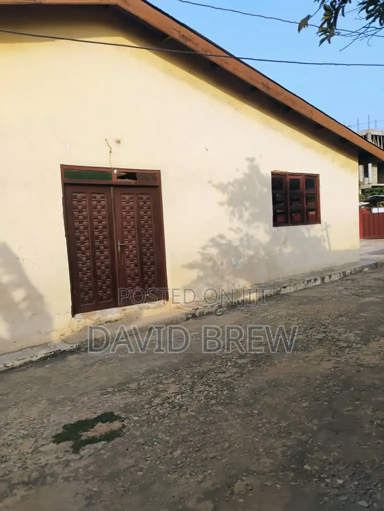 A Spacious Area of 231ms2 for Rent at Awoshie Baahyard as Warehouse