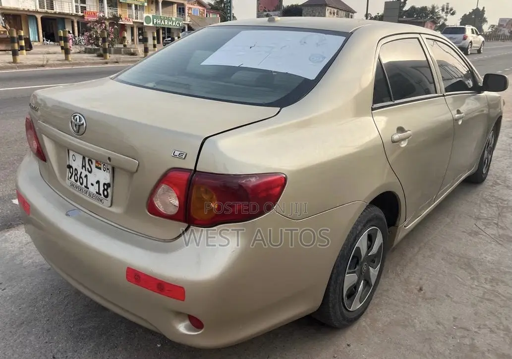 Toyota Corolla LE 4dr Sedan (1.8L 4cyl 4A) 2010 Beige