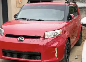 Scion xB 2015 Red