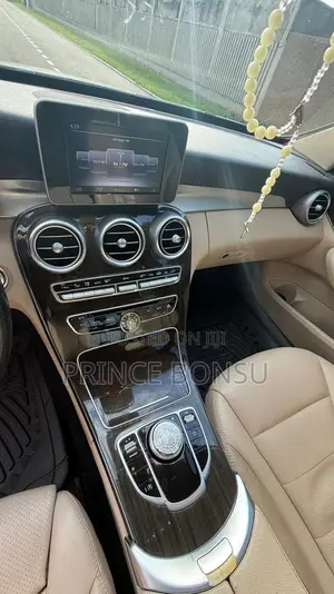 Mercedes-Benz C300 2018 White