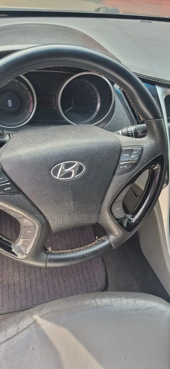 Hyundai Sonata Limited Sedan FWD (2.4L 4cyl 6A) 2012 Black
