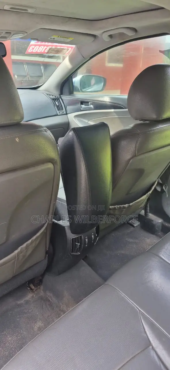 Hyundai Sonata Limited Sedan FWD (2.4L 4cyl 6A) 2012 Black