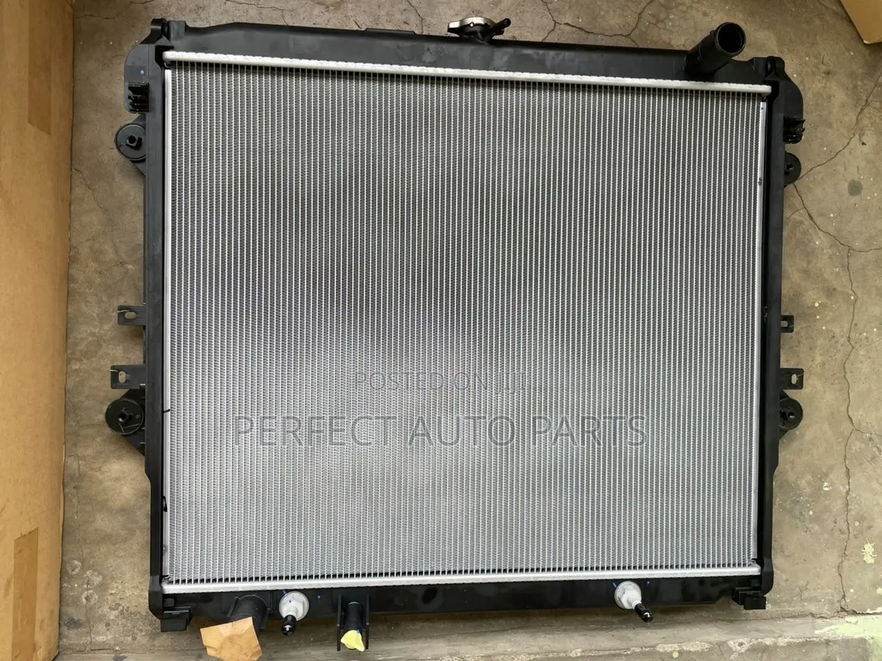 Toyota Hilux 2015 2016 2017 2018 2019 2020- 2025 Radiator/ Water Tank