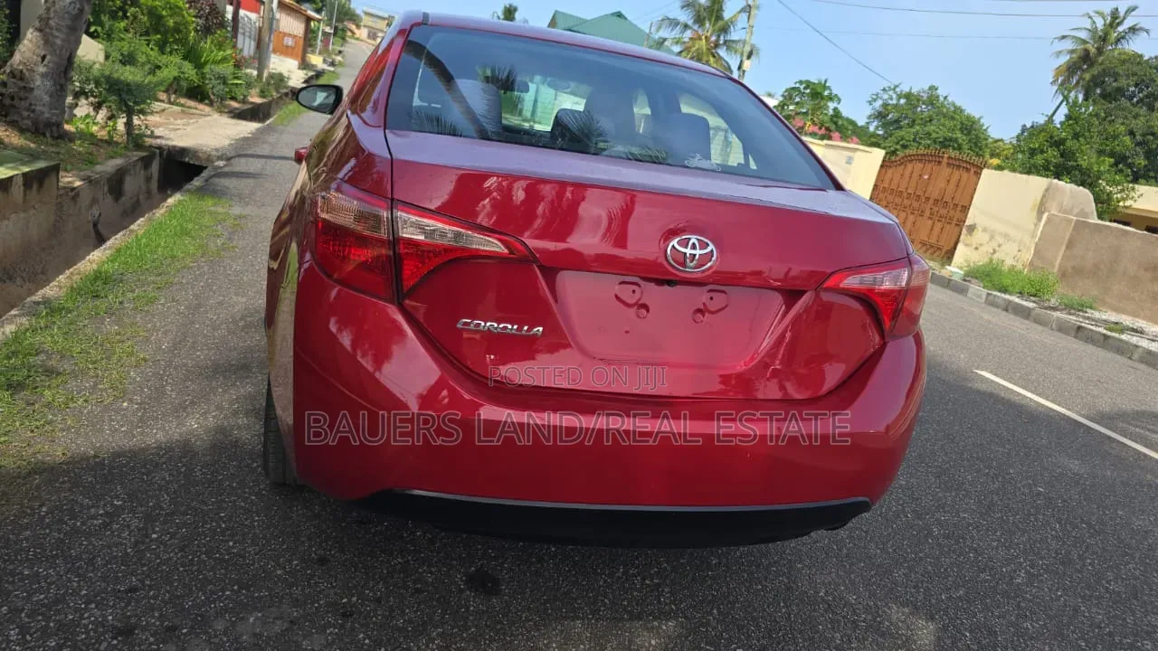 Toyota Corolla 2018 Red