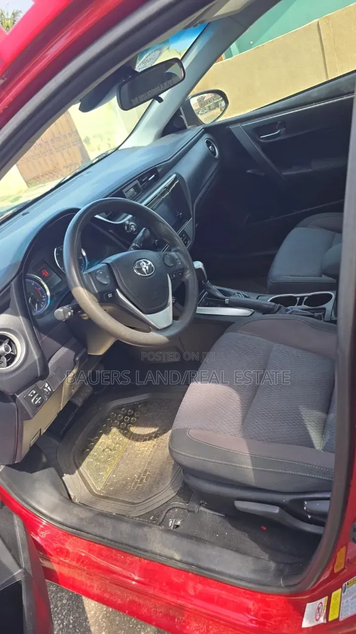 Toyota Corolla 2018 Red