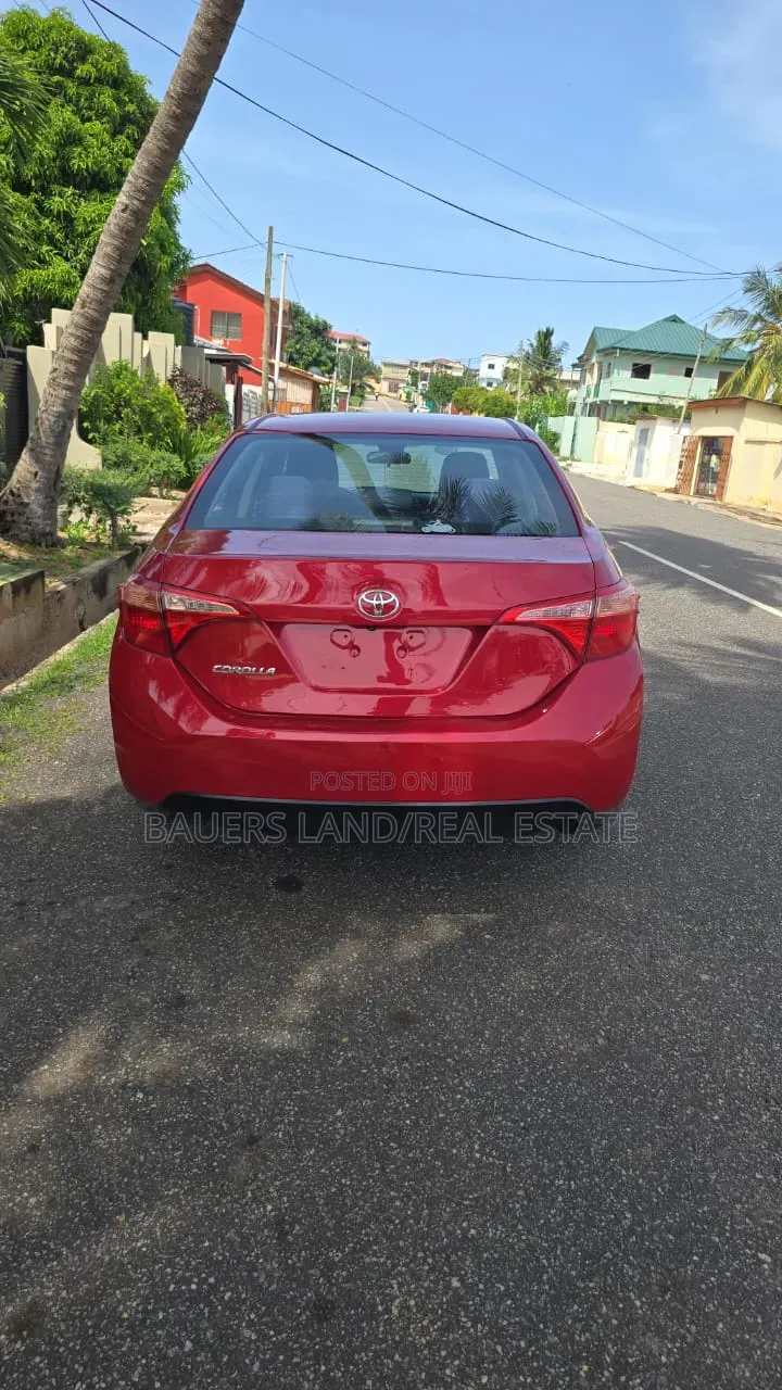 Toyota Corolla 2018 Red