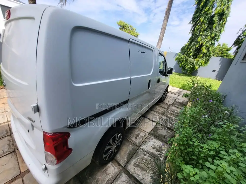 Nissan NV200 2016 White