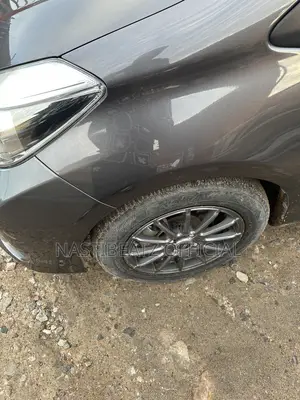 Toyota Vitz 1.3 FWD 5dr 2013 Gray