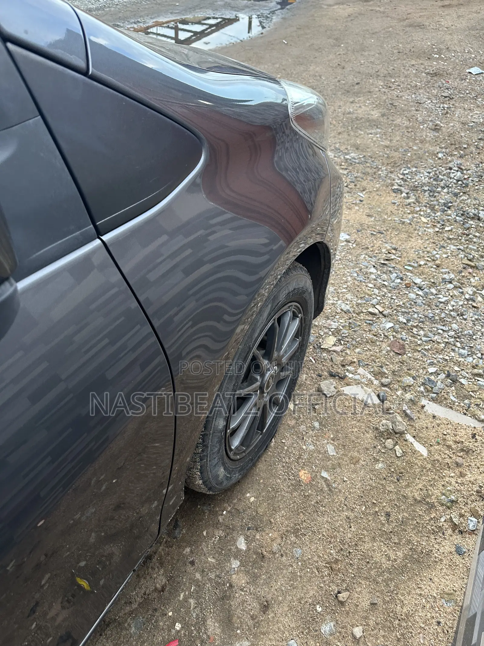 Toyota Vitz 1.3 FWD 5dr 2013 Gray