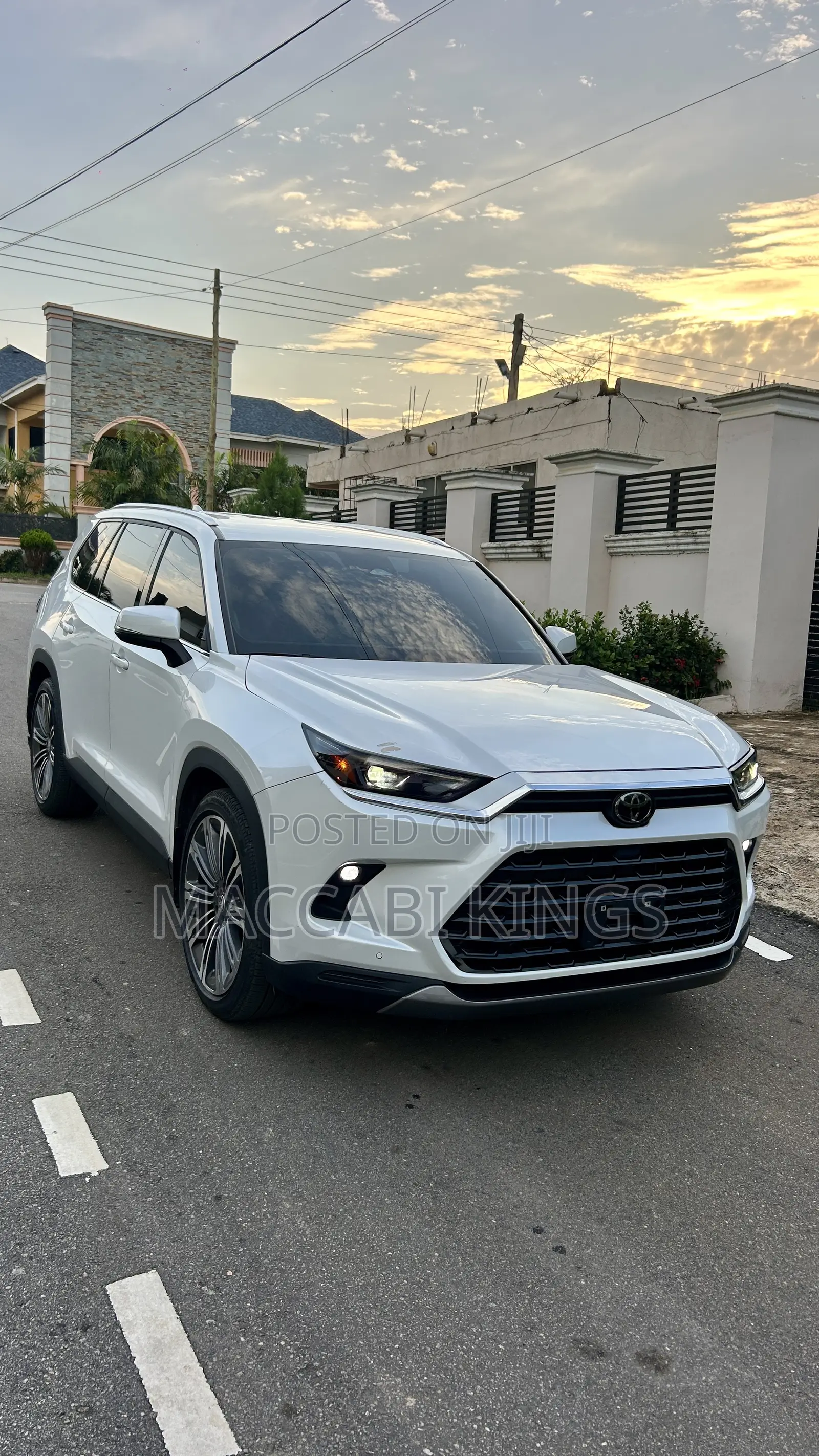 Toyota Highlander Limited 2025 White