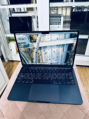 Laptop Apple MacBook Air 2022 M2 8GB Apple M2 SSD 512GB