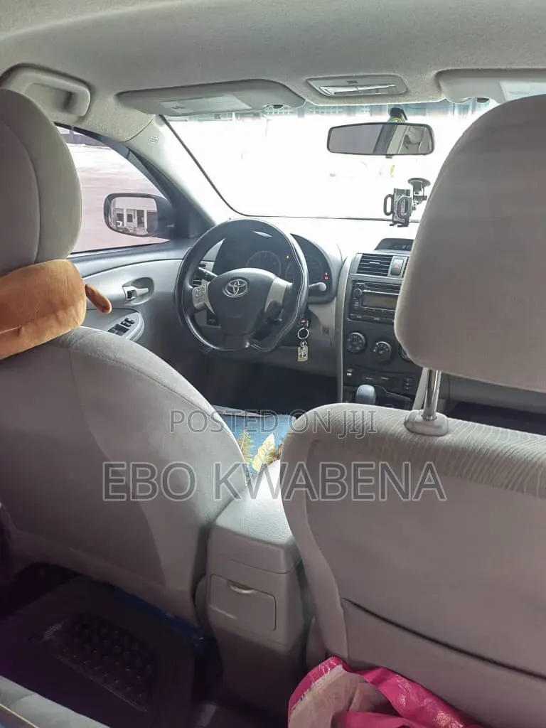 Toyota Corolla 2012 Gray