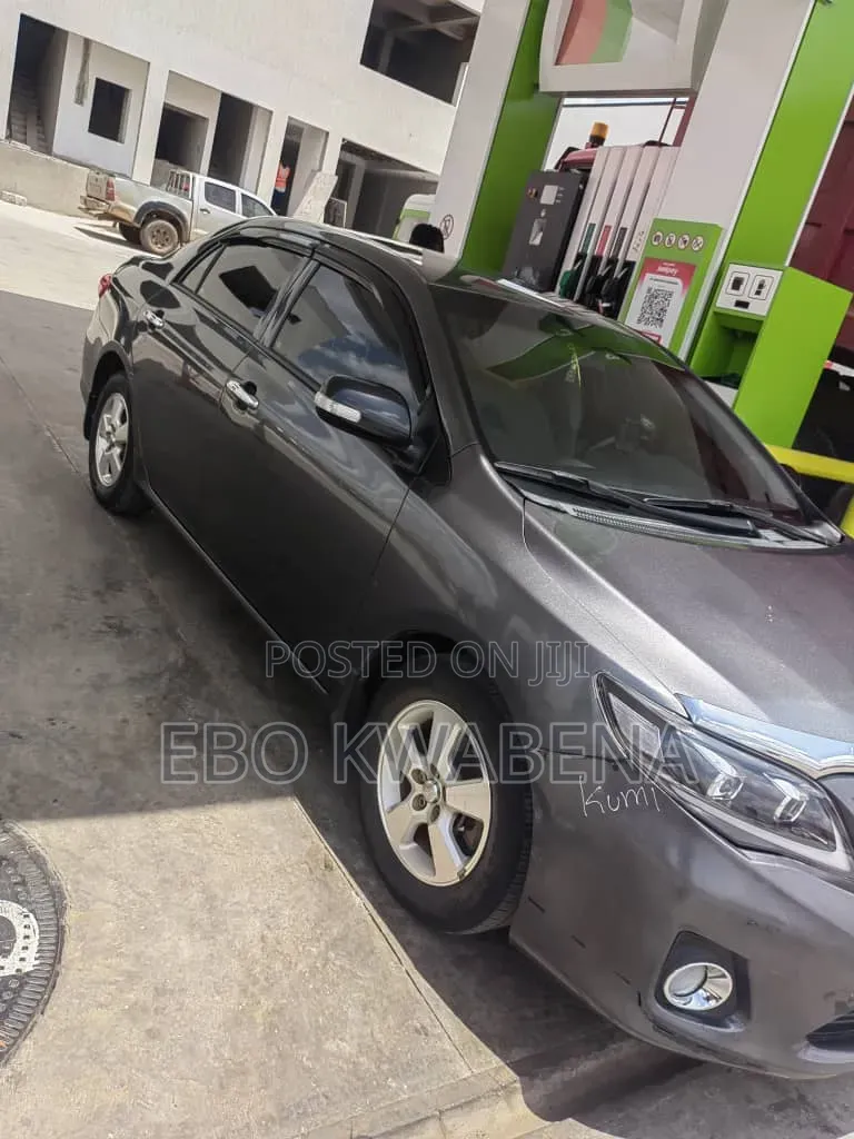 Toyota Corolla 2012 Gray