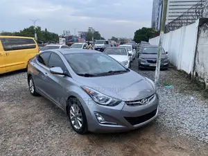 Hyundai Elantra Limited Sedan FWD (1.8L 4cyl 6A) 2016 Silver